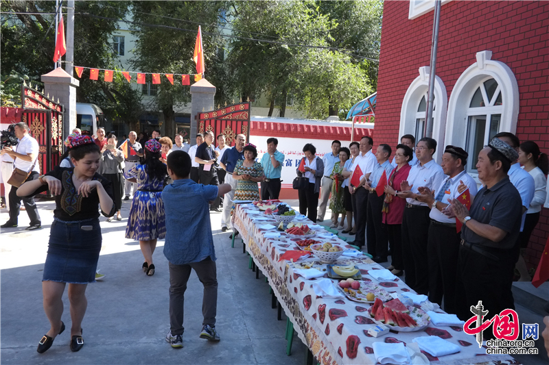 塔城市爱国主义教育基地沙勒克江小院内,他的孩子们用一场原汁原味的